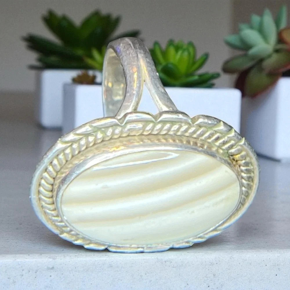 Beautiful Vintage Agate 925 Silver and Cream Statement Ring SIZE 7